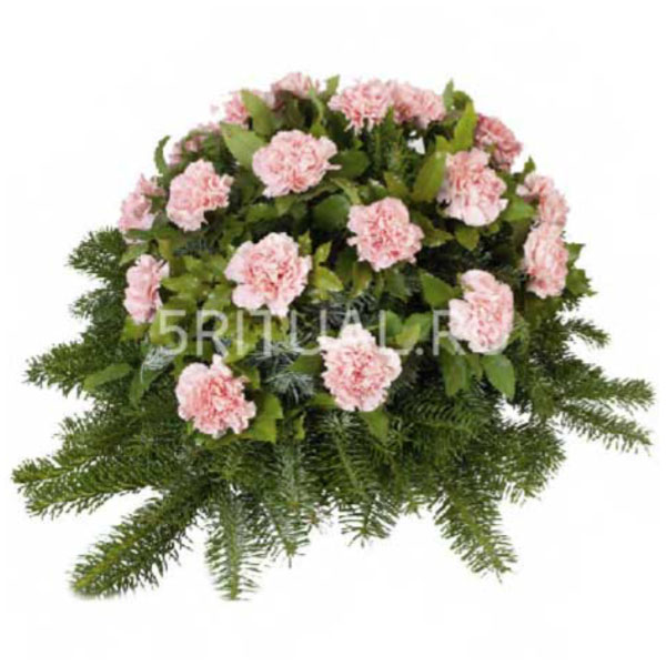 product: Траурная композиция | Поминальный букет из роз и еловых веток для украшения могилы - фото № 1.
