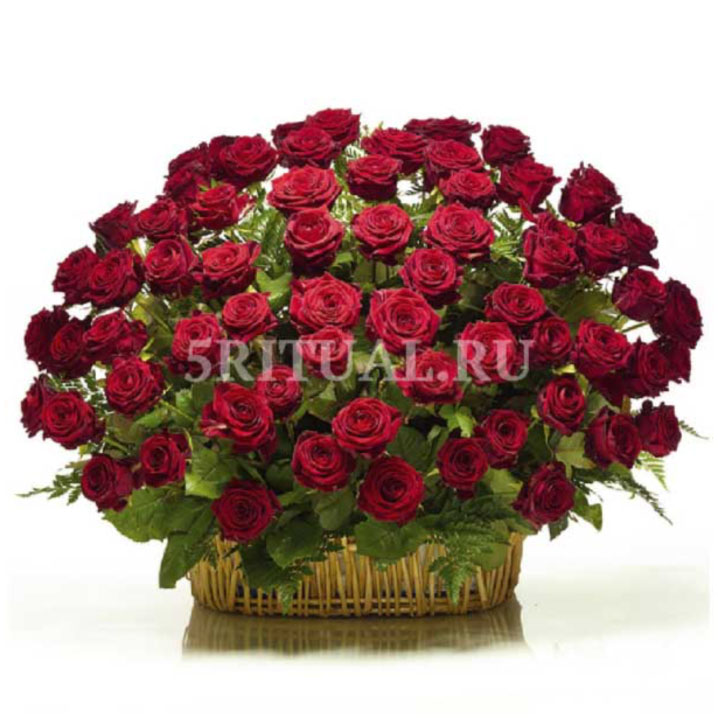 product: Букет красных роз в корзине | Траурная корзина с цветами №21 - фото № 2.